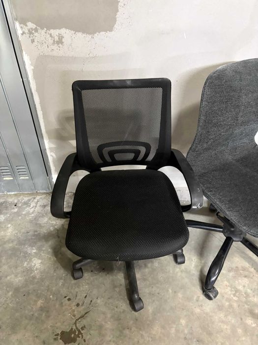 Scaune de birou, reglabile.