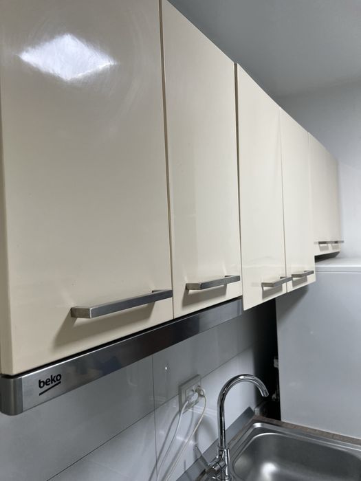 Vand bucatarie completa + electrocasnice in stare foarte buna