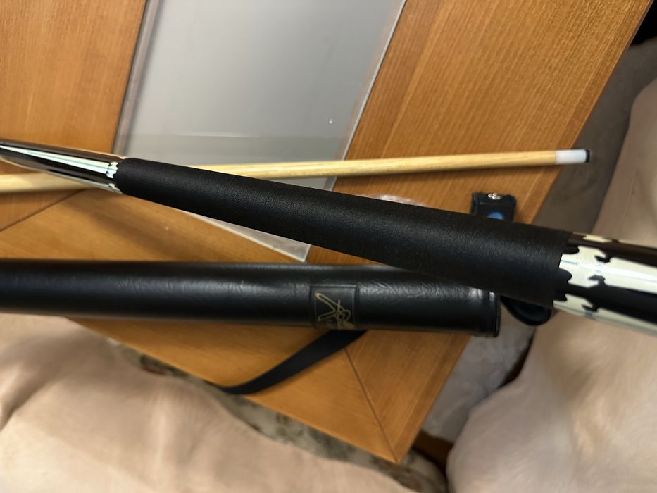 Разглобяема щека за билярд 2 части 145 см 19oz и тръбен калъф Laperti