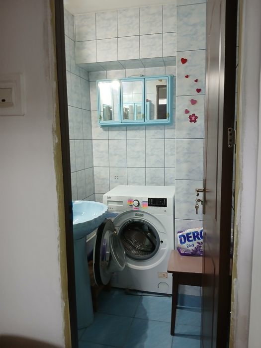 Vând apartament 3 camere depou