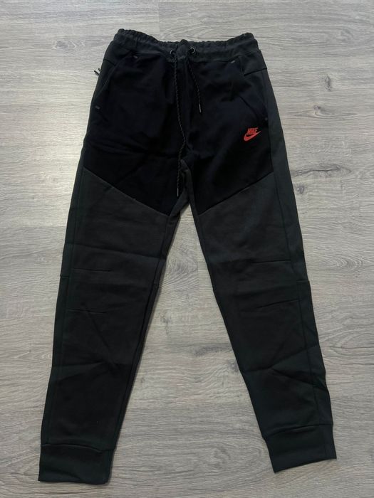 Trening Nike Tech