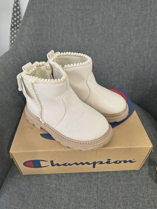 Încălțăminte 29,30 interior măsurat 18, 18,5 cm