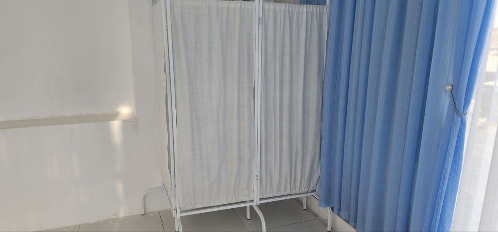 Stol 6 ta stuli bilan komplekt sotiladi! Shunaqa komplektdan 4 ta bor!