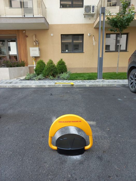 Blocator parcare     MONTAJ INCLUS
