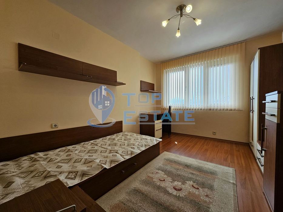 Многостаен, обзаведен апартамент в широкия център в град Велико Търно