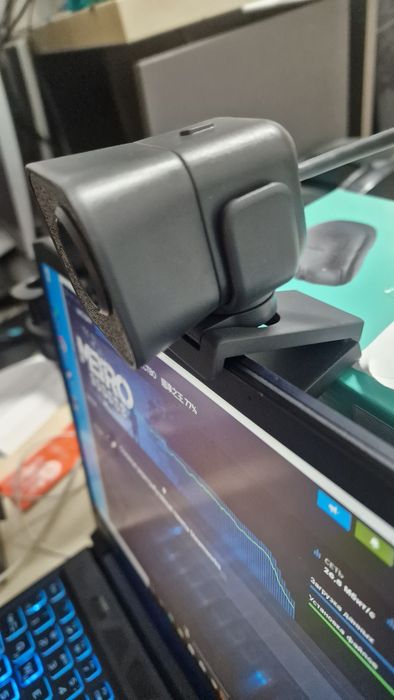 Веб камера для стриминга мощная, качество хорошее,Logitech Web Camera