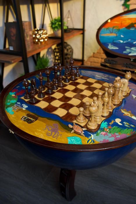 Глобус бар, шахматы