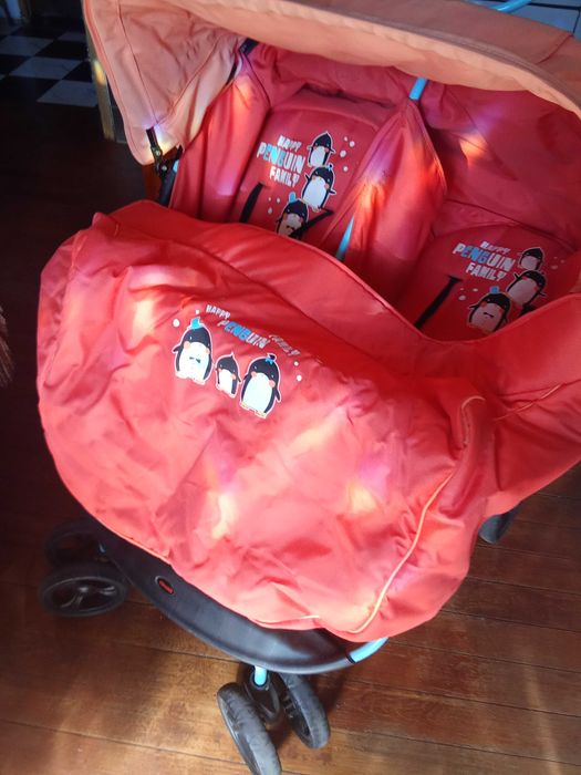 Количка за близнаци