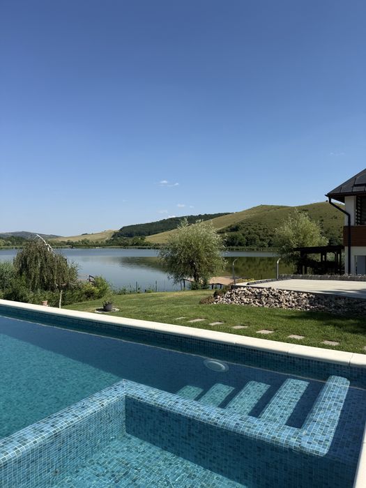 Închiriez piscină pe timpul zilei, view spectaculos la lacul Geaca/ Cluj