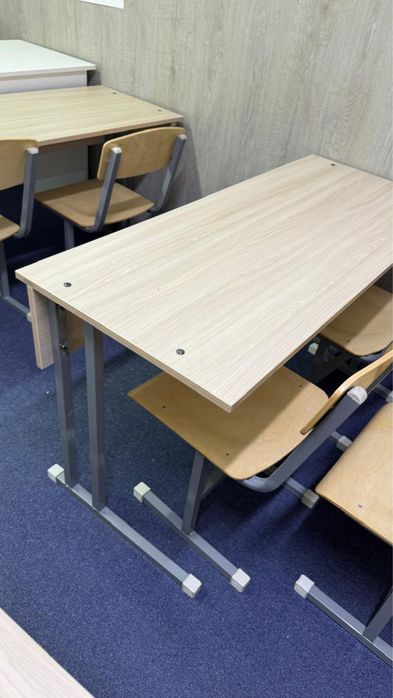 Продам парты школьные комплект