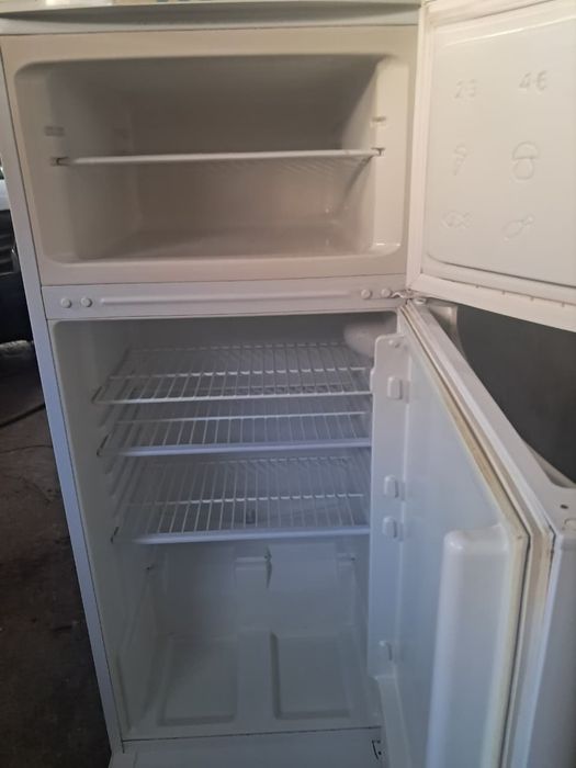 Холодильник Indesit