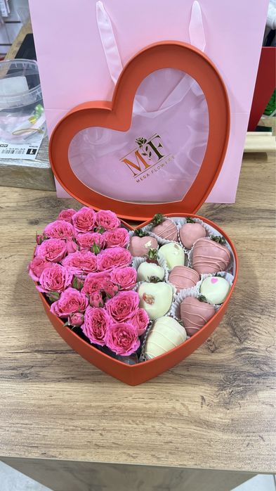 Астана клубника в шоколаде