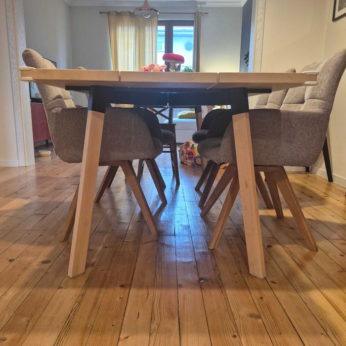 Продавам трапезарна маса IKEA 90x200