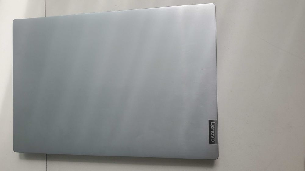 Лаптоп Леново 17 инча i3, SSD 500 gb, оригинален Window 11, като нов