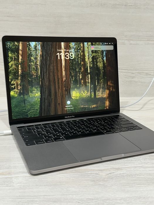 MacBook pro 2019 touch bar