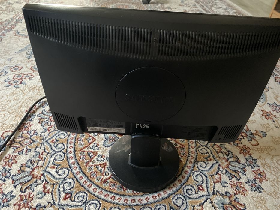 Монитор Samsung SyncMaster943NW