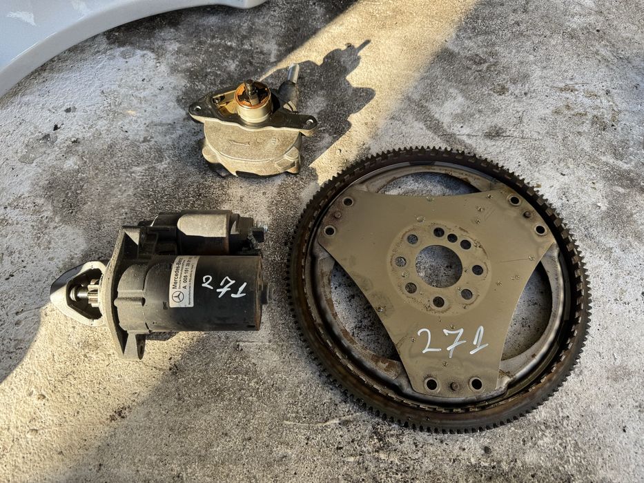Стартер, маховик и вакум помпа за Мерцедес 200 компресор М271