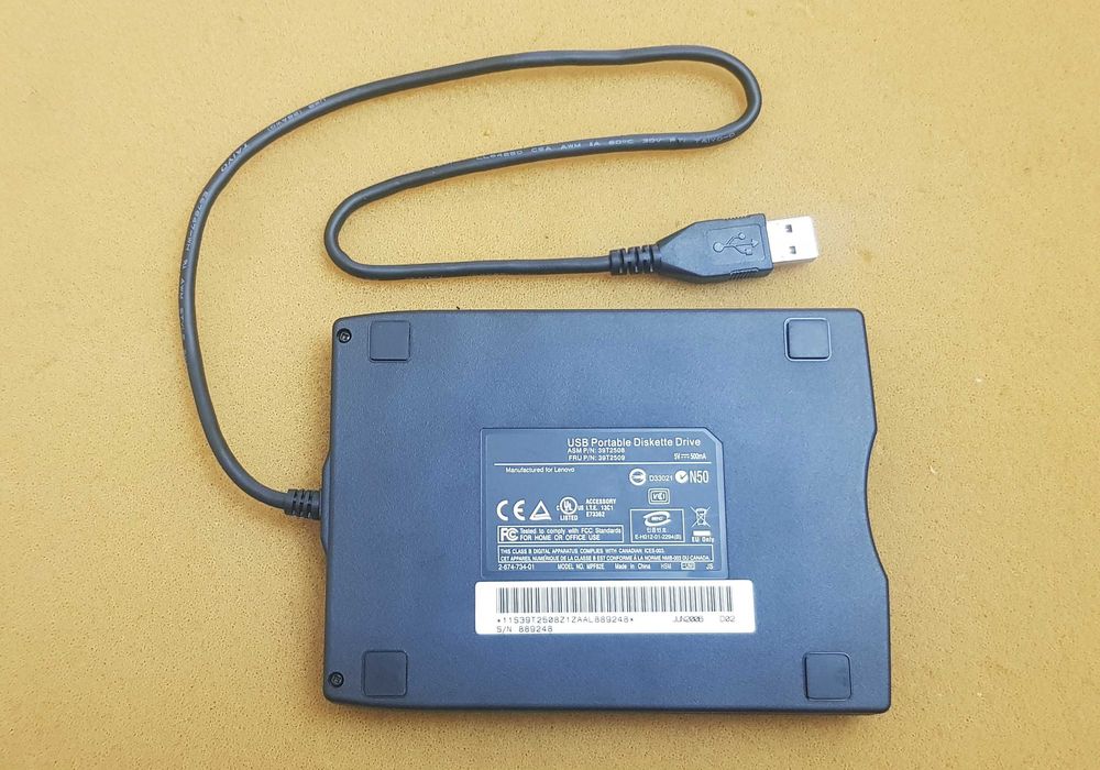 Portabil Floppy Disk Extern cu USB - Nou