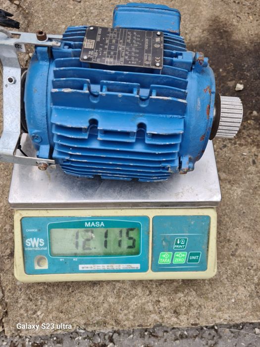 Motoare 220          .