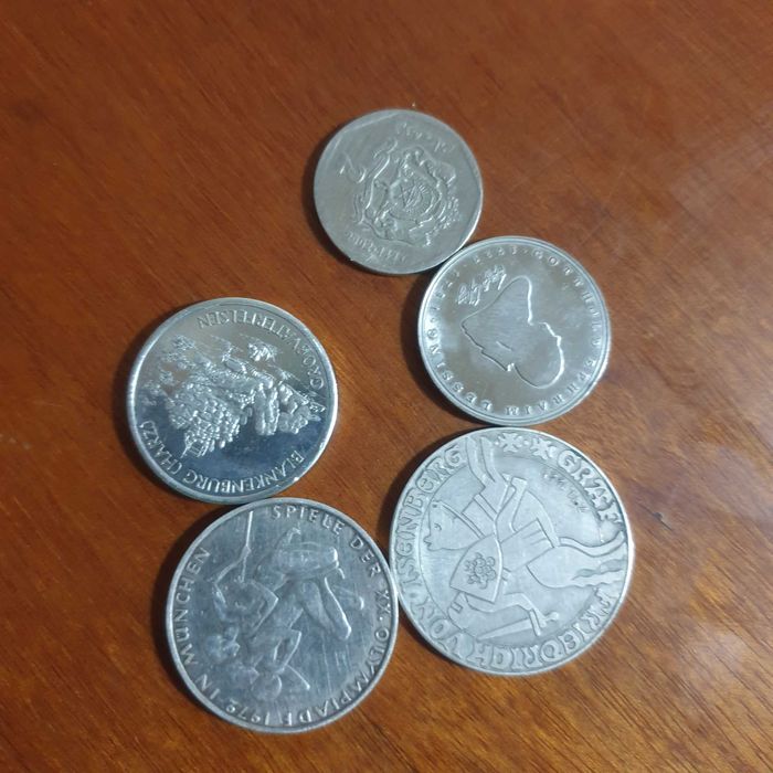 Bijuteri  argint si monede