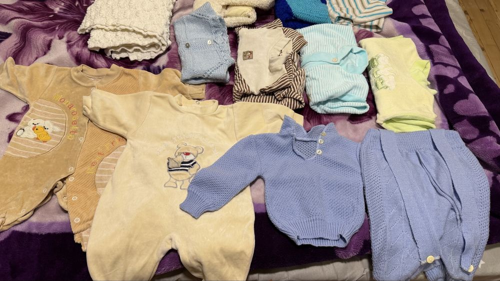 Бебешки ромпъри и жилетки