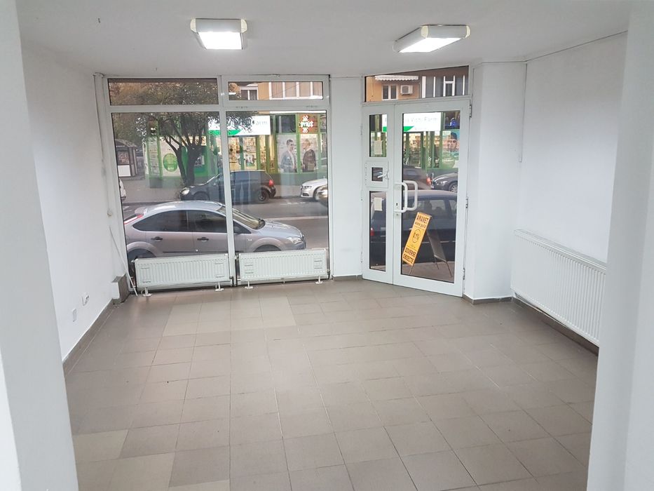 Inchiriez spatiu comercial 50 Mp