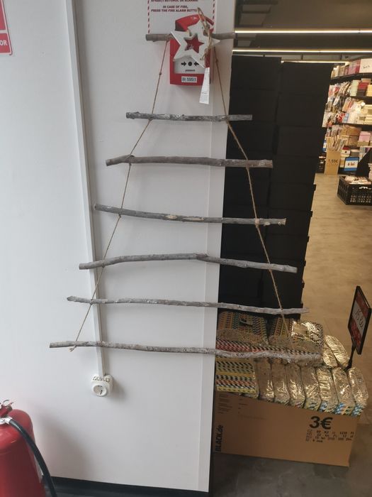 Scarita din lemn de mesteacan si ornamente decorative,