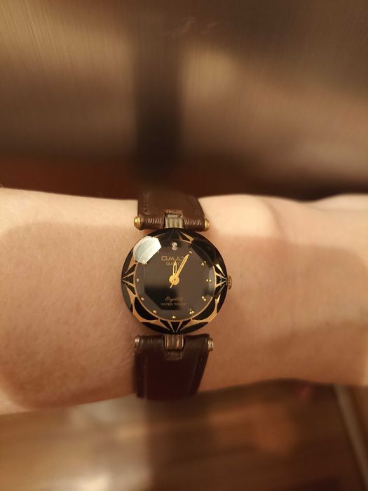 Женские наручные часы