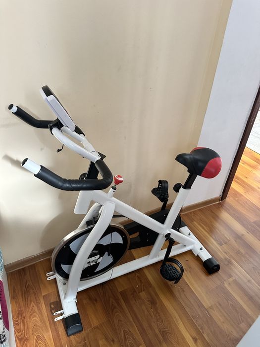 Велотренажер в отличном состяние,ползывались мало