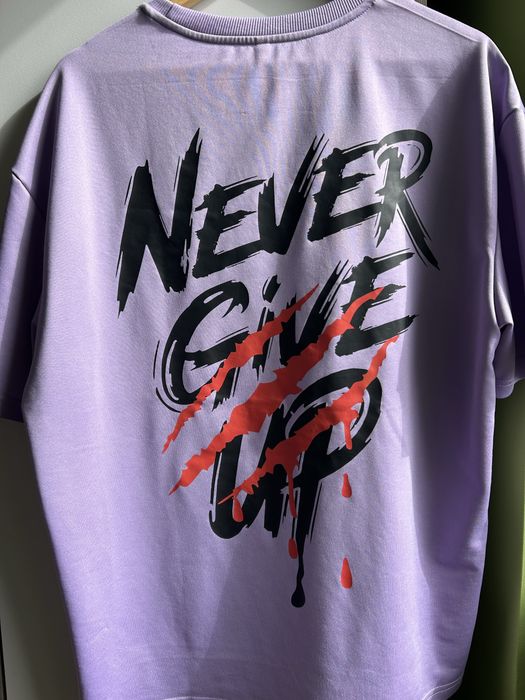 Мъжки тениски цени в описанието