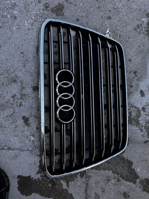 Grilă radiator audi a8.4h.