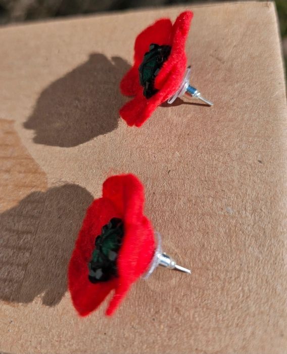 Cercei flori de maci handmade