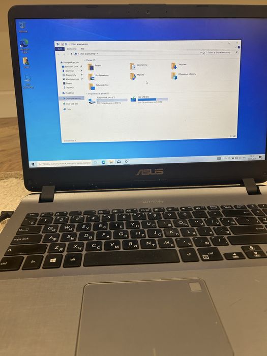 Продаю ноутбук asus