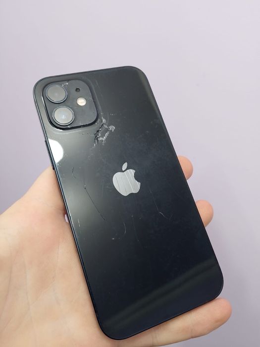 Продам айфон 12