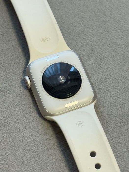 Apple Watch SE, 40 мм, алюминиевый корпус