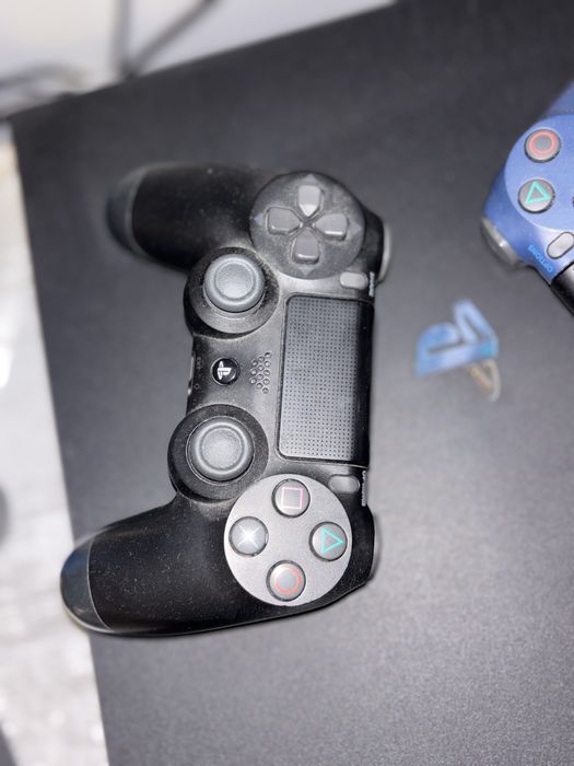 Ps4 pro 1TB + игри ТОП