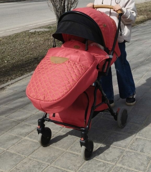 Коляска прогулочная