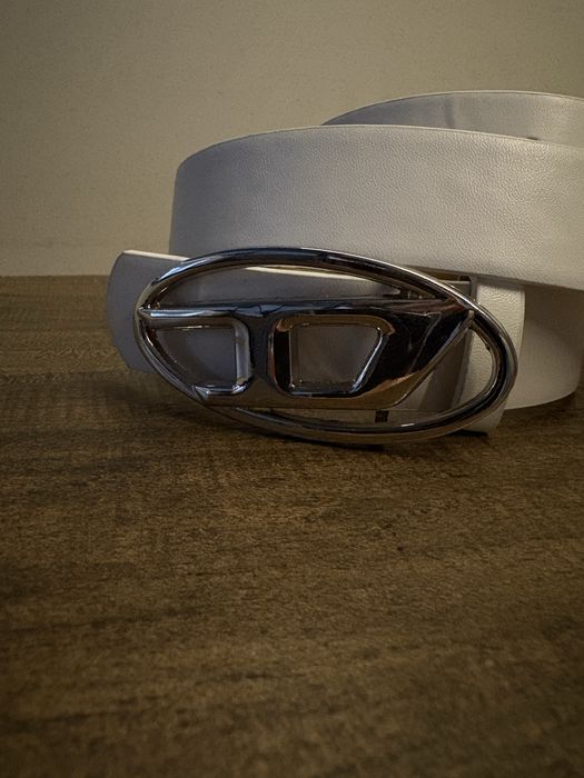 Бял кожен колан Diesel с голяма катарама