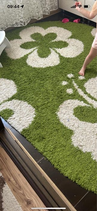 Продам ковер овальный