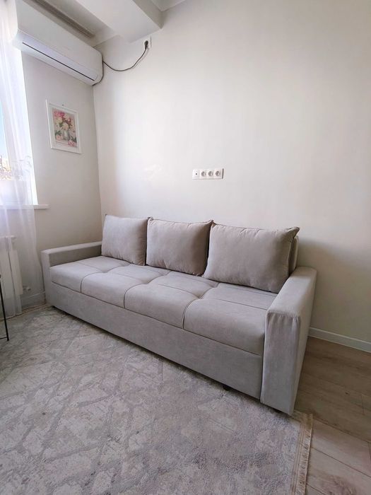 Диван, 1 мес. назад куплен