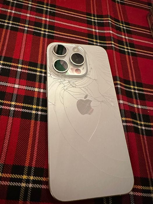 vand iphone 15 pro Titanium 128gb