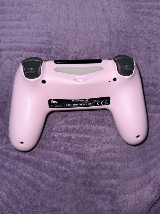 Геймпад,розовый.