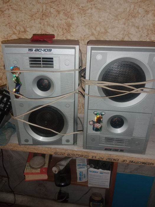 Магнитофон СССР и колонки