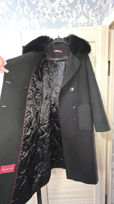 Продам женское пальто.