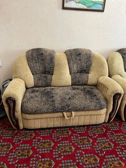 Продам диван в хорошем состоянии