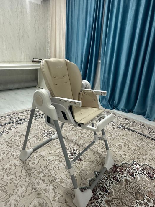 Детский стульчик для кормления Ivolia Трансфоомер