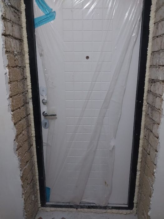 Входная дверь темносерый цвет