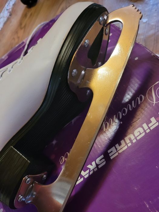 Фигурные коньки 36 размер