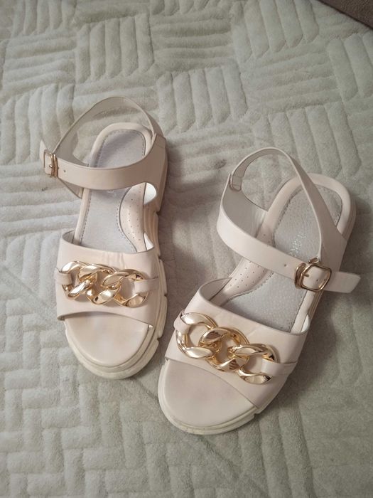 Сандали на девочку 36р