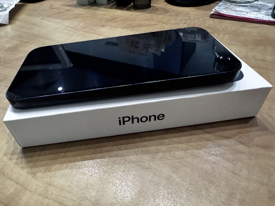 Продавам  iPhone 13 , 128 GB